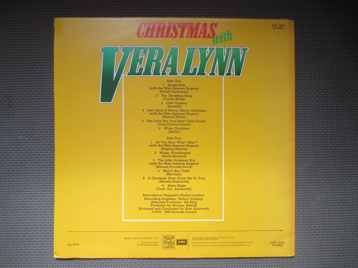 VERA LYNN, CHRISTMAS Album, Vera Lynn Albums, Vera Lynn Vinyl, Vera Lynn Lps, Vera Lynn Record, Christmas Lps, 1976 Record