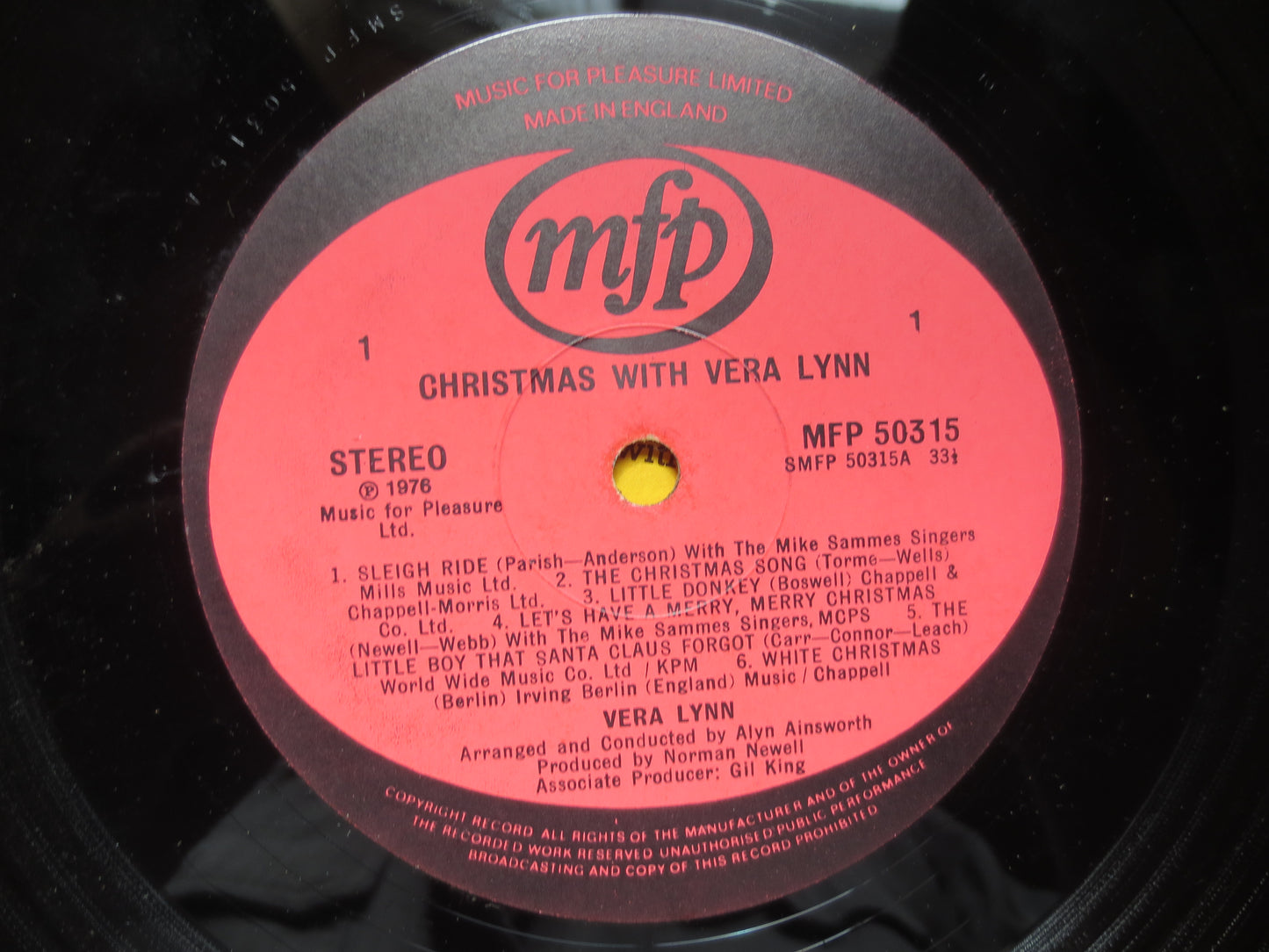 VERA LYNN, CHRISTMAS Album, Vera Lynn Albums, Vera Lynn Vinyl, Vera Lynn Lps, Vera Lynn Record, Christmas Lps, 1976 Record