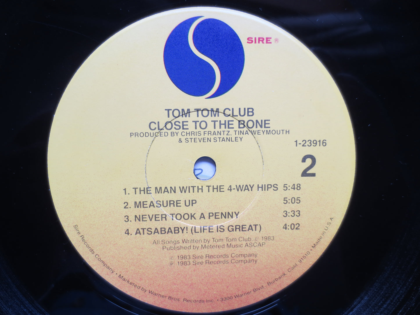 TOM TOM CLUB, Close to the Bone, Tom Tom Club Record, Records, Tom Tom Club Albums, Tom Tom Club Lp, Rock Lp, 1983 Records