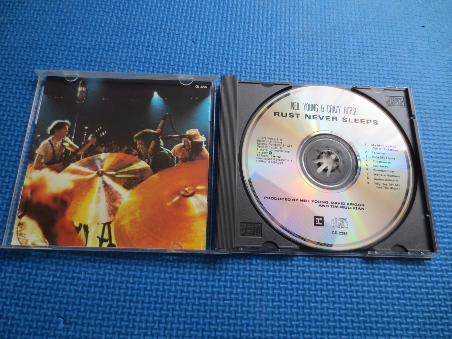 NEIL YOUNG, RUST Never Sleeps, Neil Young Cd, Neil Young Lp, Vintage Compact Disc, Neil Young Album, Compact Disc, Rock Music Cd