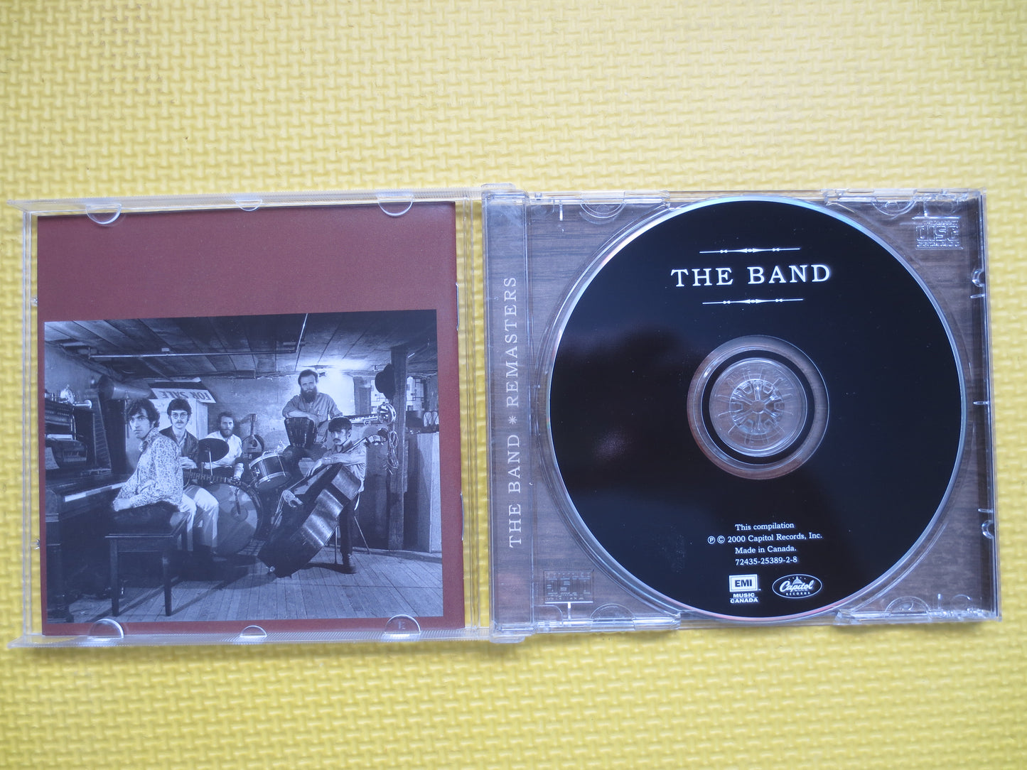 The BAND, The BAND Cd, The BAND Album, Robbie Robertson Cd, Levon Helm Cd, Ronnie Hawkins Cd, Classic Rock Cd, 2000 Compact Disc