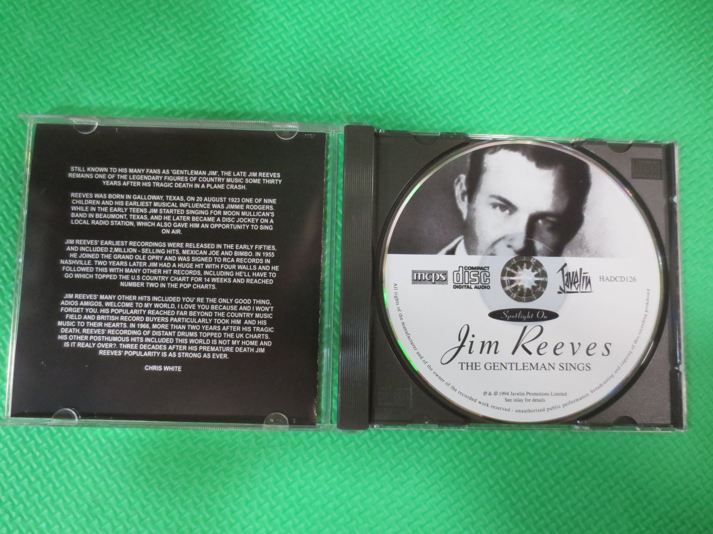 JIM REEVES, The GENTLEMAN Sings, Jim Reeves Cd, Jim Reeves Lp, Vintage Compact Disc, Country Cd, Music Cd, 1996 Compact Disc