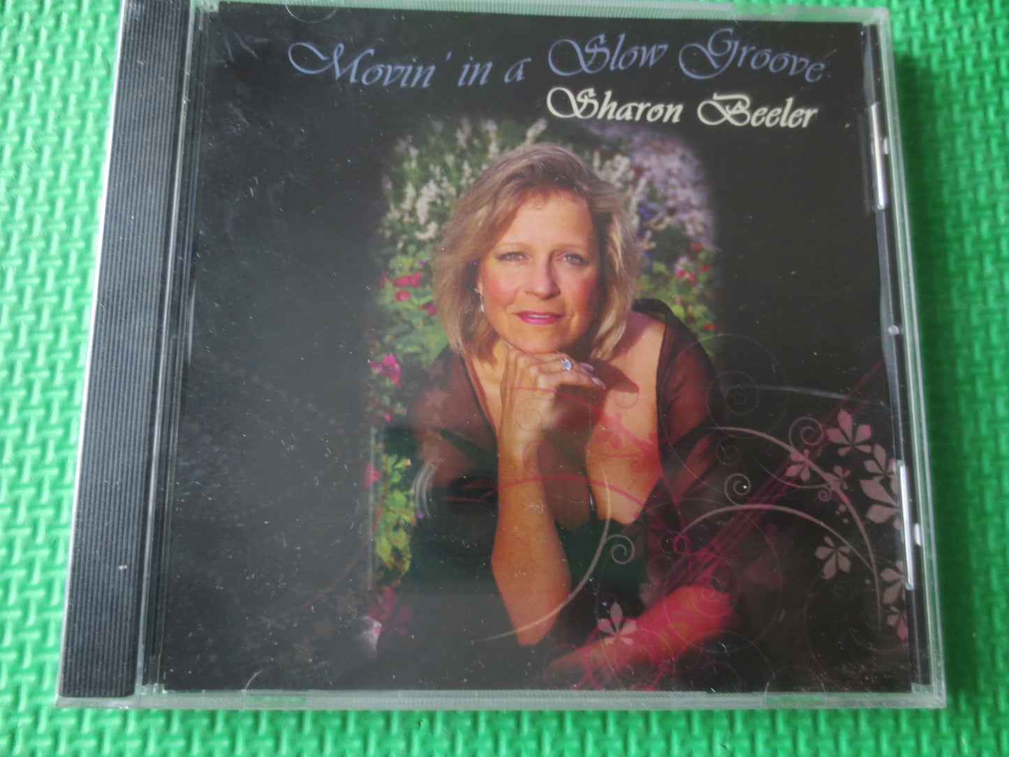 SHARON BEELER, MOVIN' in a Groove, Country Music Cd, Sharon Beeler Cd, Country Cd, Sharon Beeler lps, Cds, 1994 Compact Disc