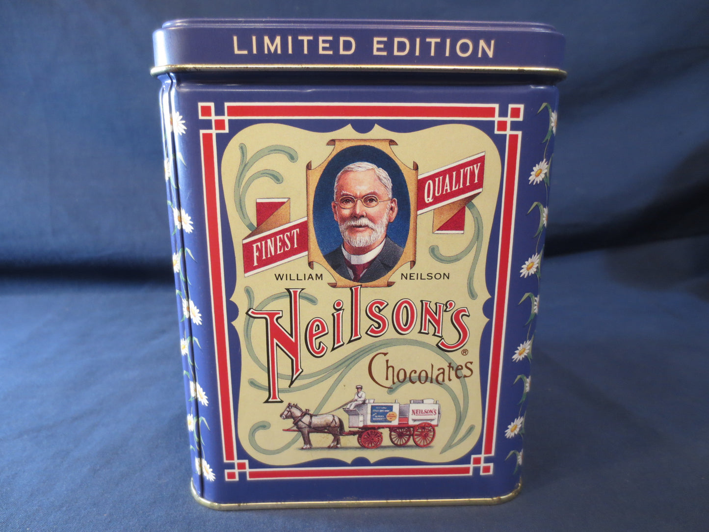 Vintage Tin Box, Tin Box, NEILSON Tin Box, COLLECTIBLE Tin Box, CHOCOLATE Box, Chocolate Tin, Collectors Can, Candy Tin Box, Metal Box