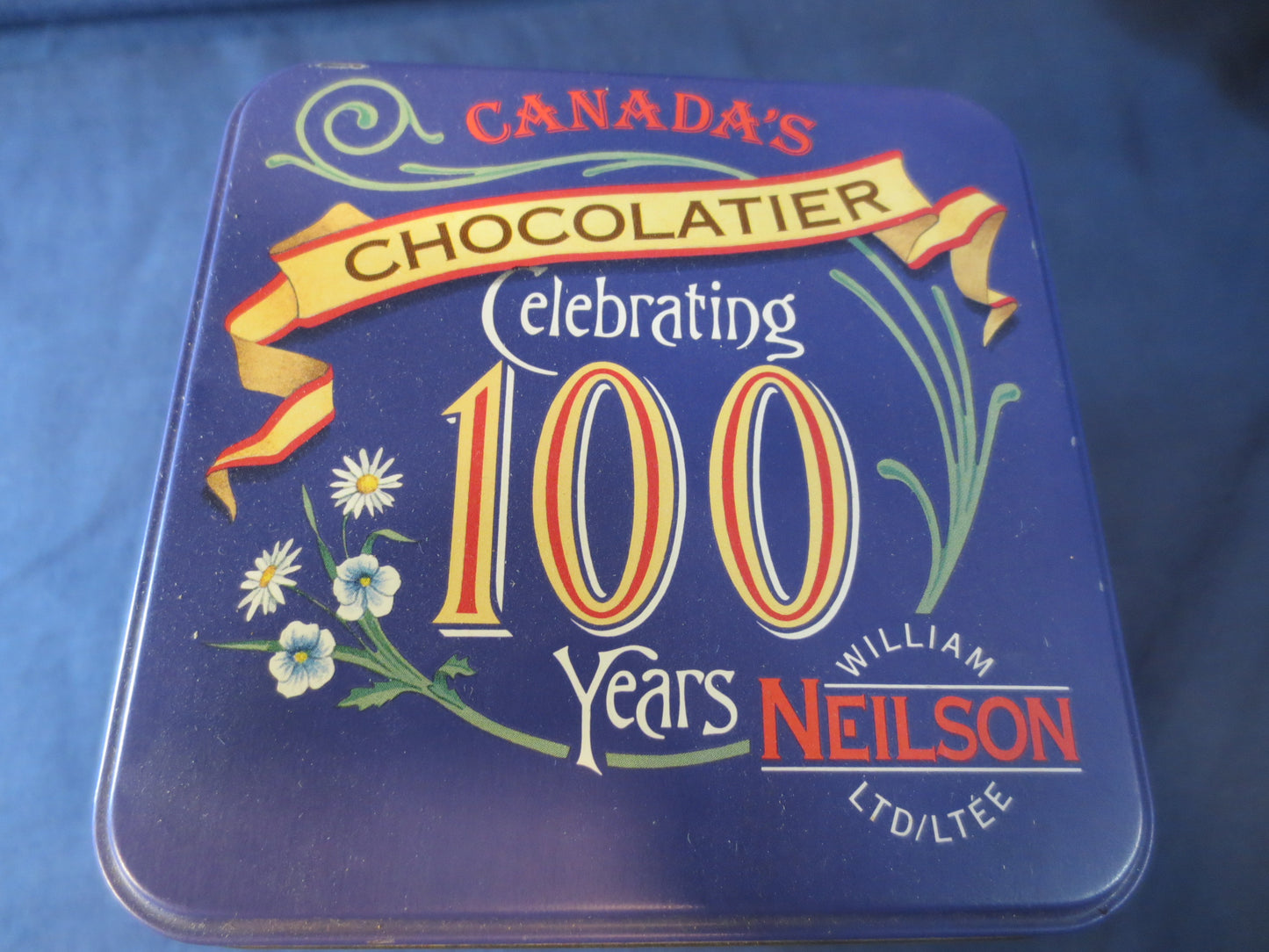 Vintage Tin Box, Tin Box, NEILSON Tin Box, COLLECTIBLE Tin Box, CHOCOLATE Box, Chocolate Tin, Collectors Can, Candy Tin Box, Metal Box