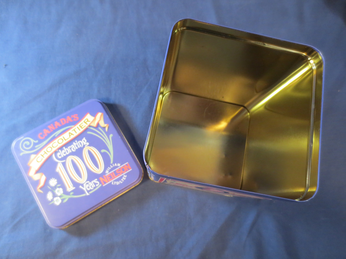 Vintage Tin Box, Tin Box, NEILSON Tin Box, COLLECTIBLE Tin Box, CHOCOLATE Box, Chocolate Tin, Collectors Can, Candy Tin Box, Metal Box