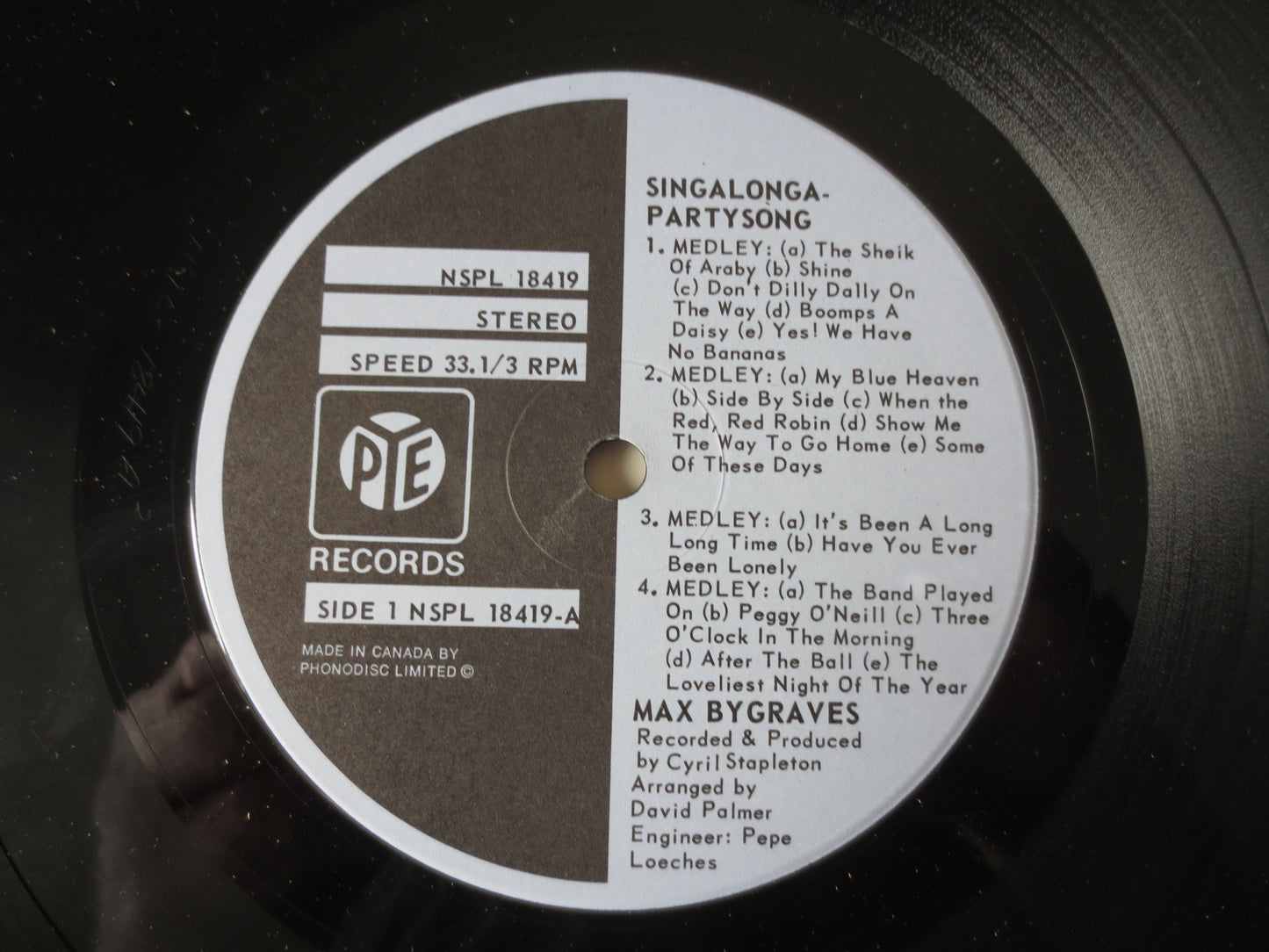 MAX BYGRAVES, SINGALONGAPARTYSONG, Max Bygraves Records, Max Bygraves Albums, Party Records, Honky Tonk Album, 1973 Record