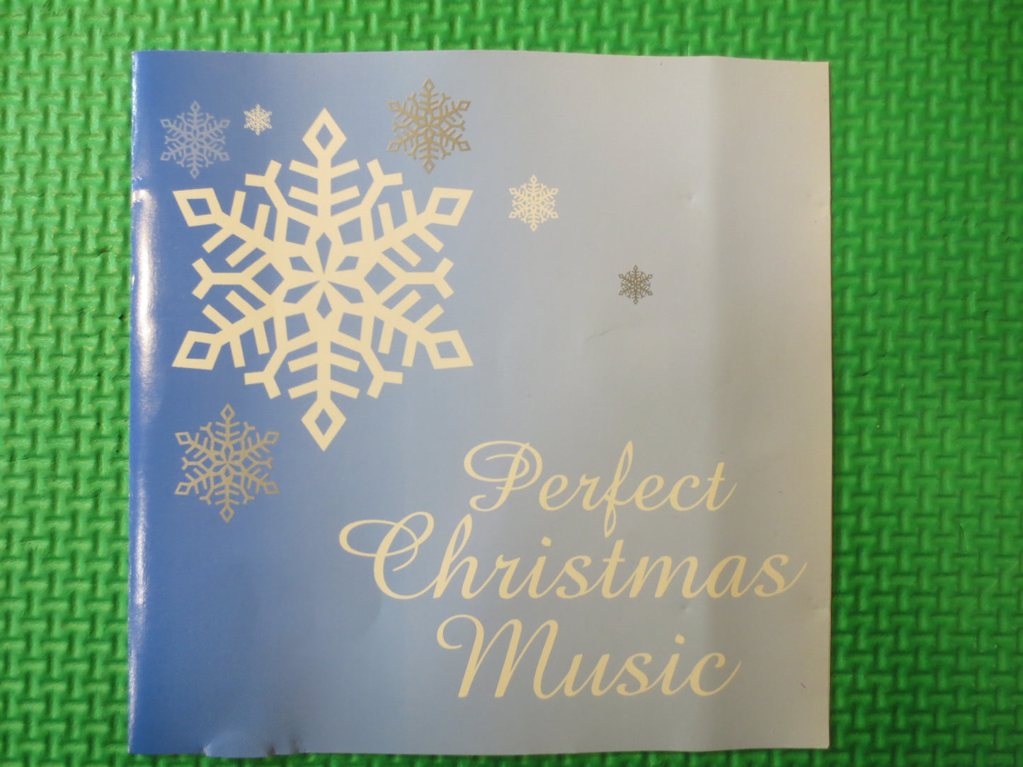 CHRISTMAS Cd, CHRISTMAS Music, CHRISTMAS Song, Elton John Cd, Jackson 5 Cd, Holly Cole Cd, Aaron Neville Cd, Compact Discs