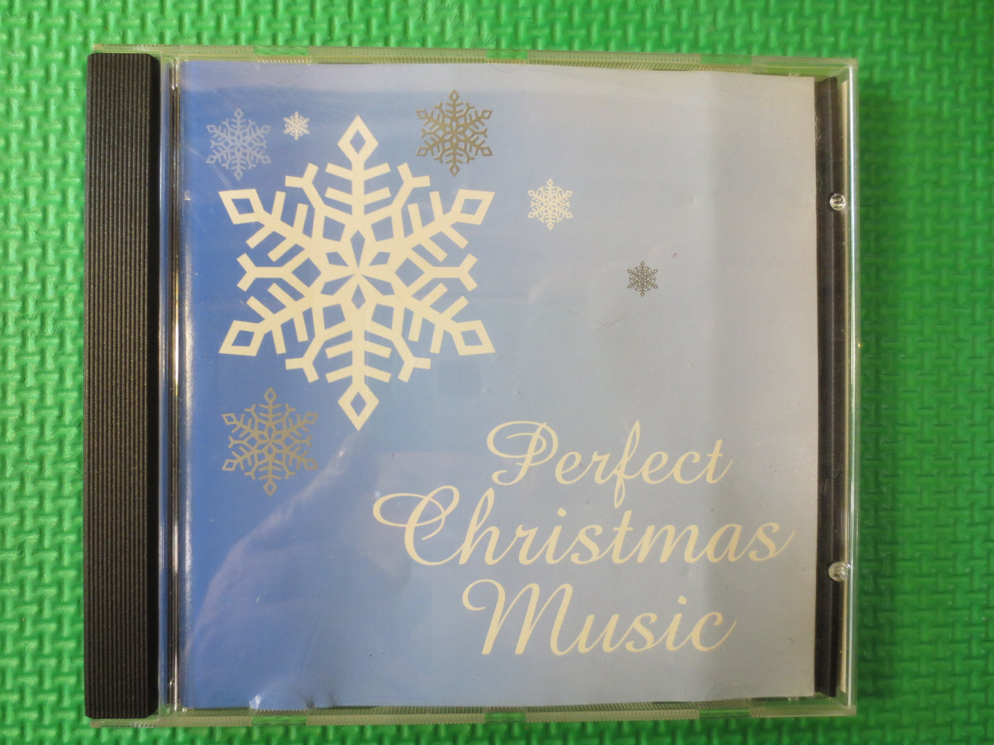 CHRISTMAS Cd, CHRISTMAS Music, CHRISTMAS Song, Elton John Cd, Jackson 5 Cd, Holly Cole Cd, Aaron Neville Cd, Compact Discs