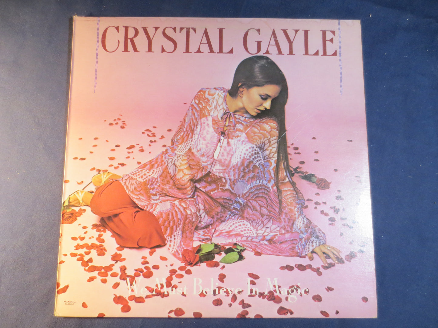 CRYSTAL GAYLE, We Must Believe In MAGIC, Crystal Gayle Record, Country Record, Crystal Gayle Album, Vinyl Lps, 1977 Records